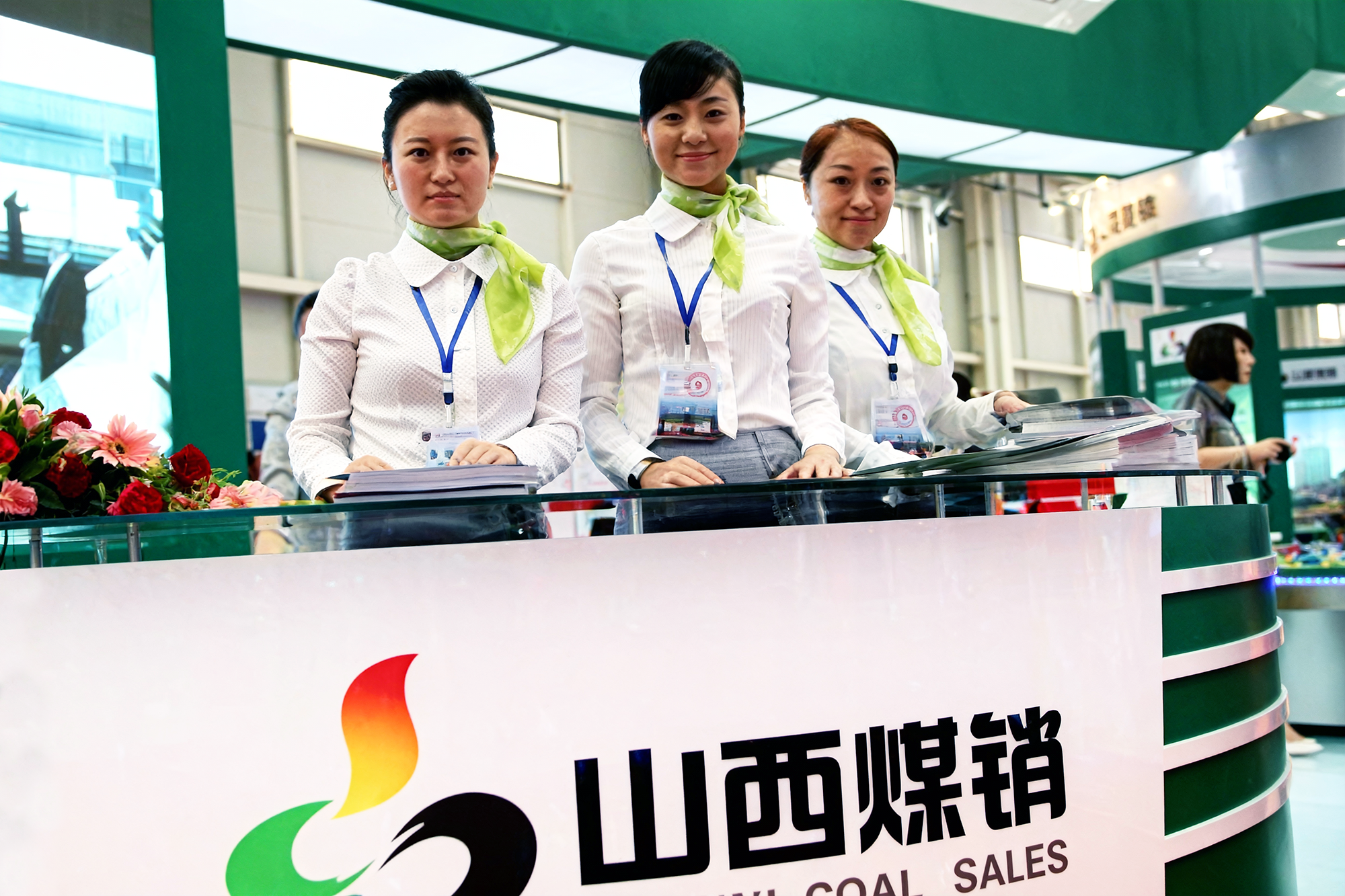 jimeng-2025-12-05-8784-重新生成一张高清图，高清摄影.png